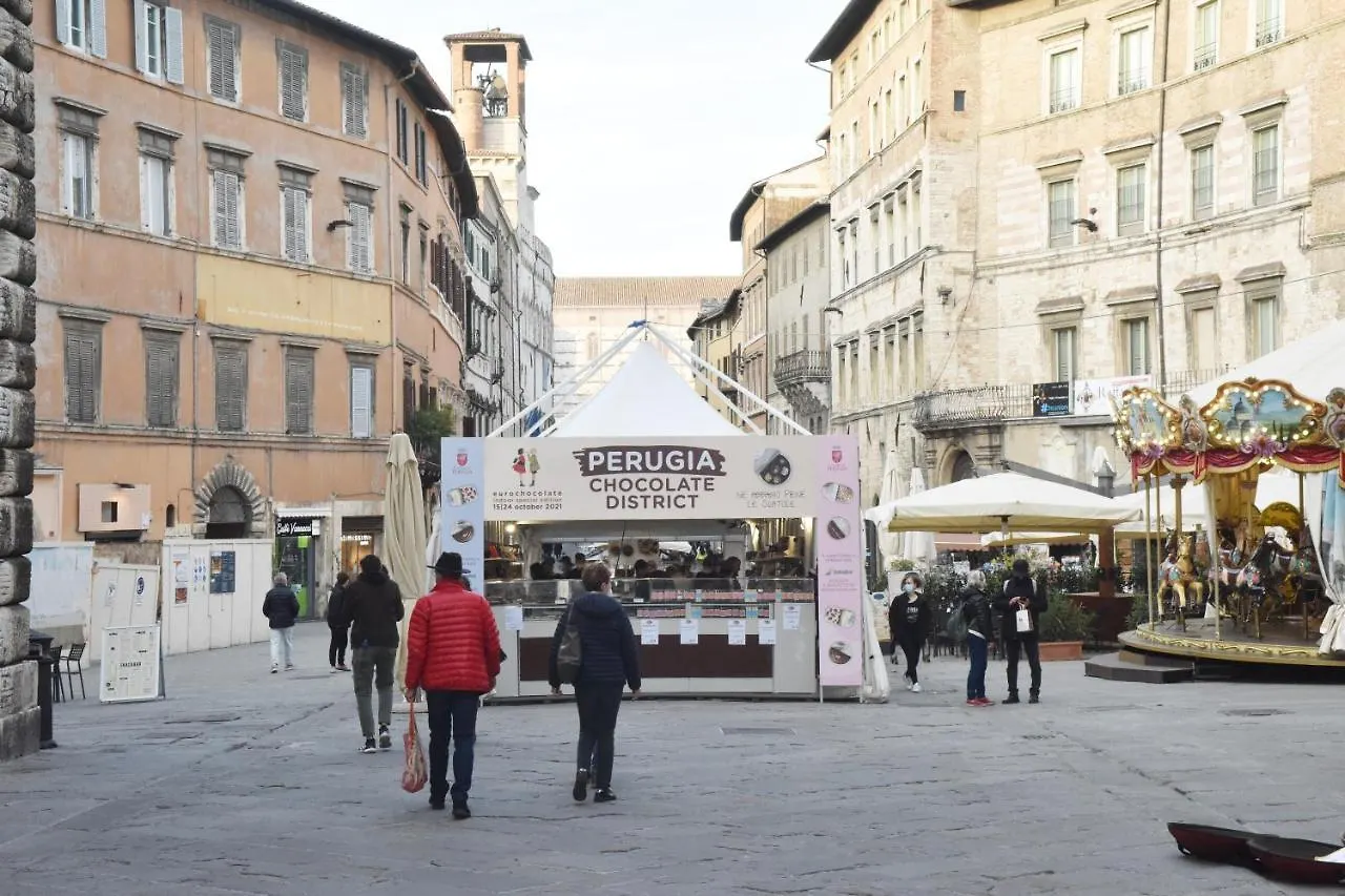 Lägenhet Monolocale Su Corso Vannucci 2+2 Perugia